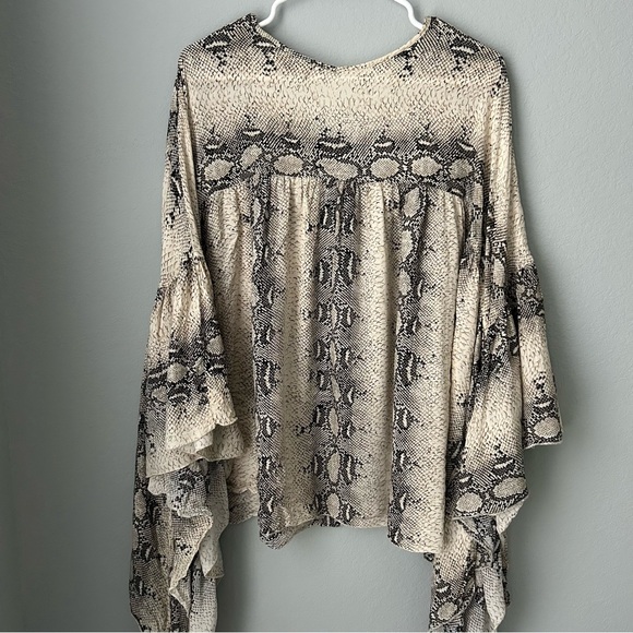 Lucky & Blessed Snake Print Flowy Women's Top - Picture 6 of 7